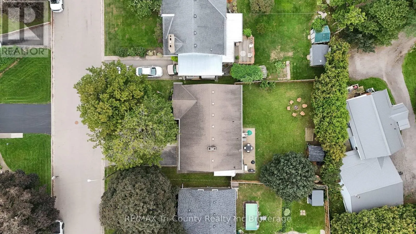 9 PARKSIDE DRIVE