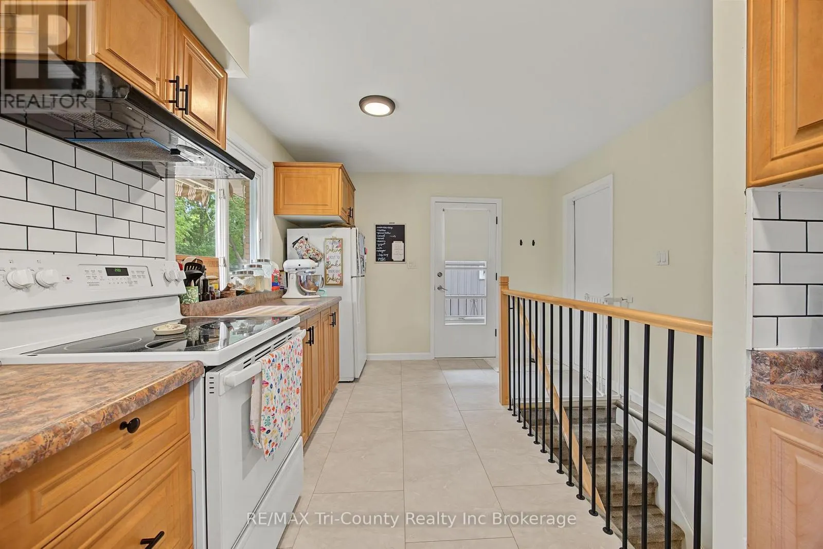 9 PARKSIDE DRIVE