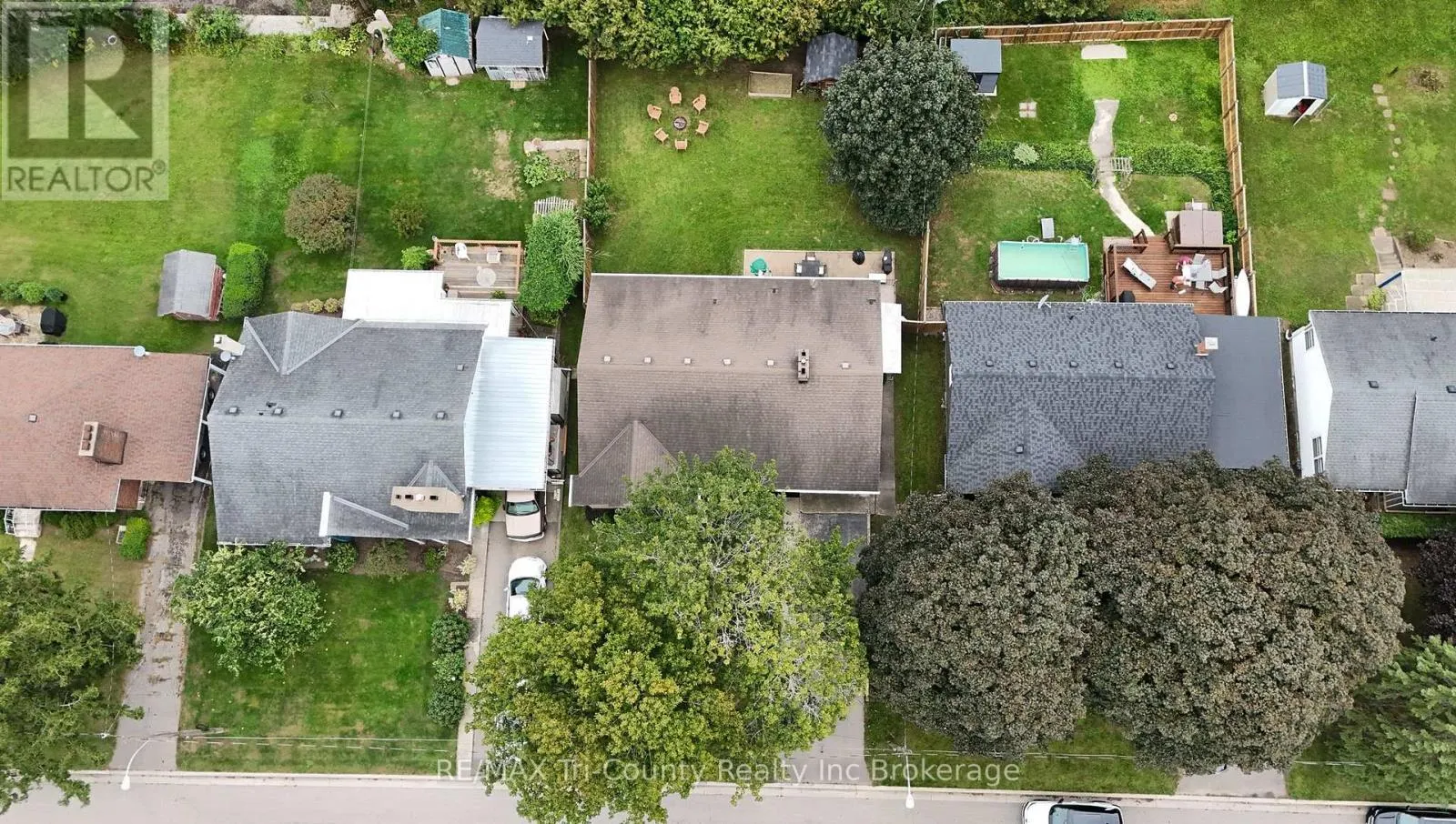 9 PARKSIDE DRIVE