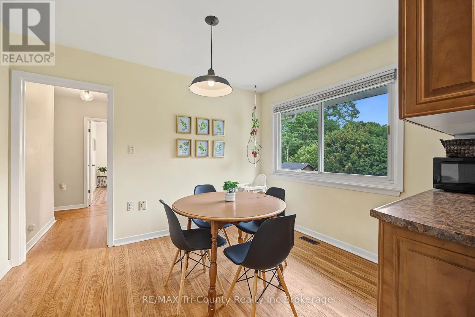 9 PARKSIDE DRIVE