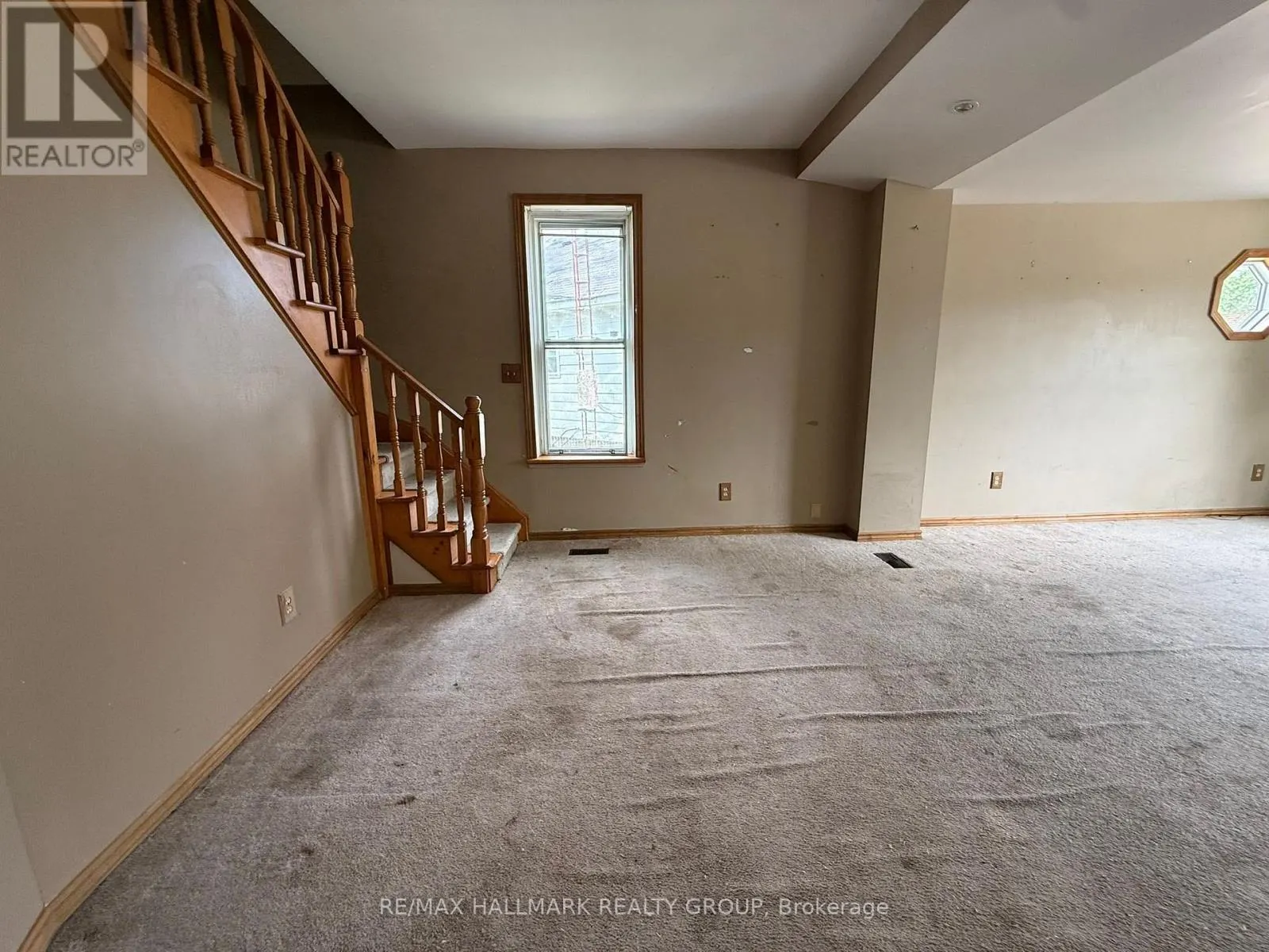 12 CIRCLE DRIVE S
