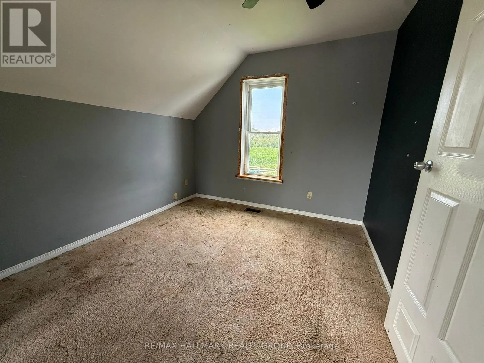 12 CIRCLE DRIVE S
