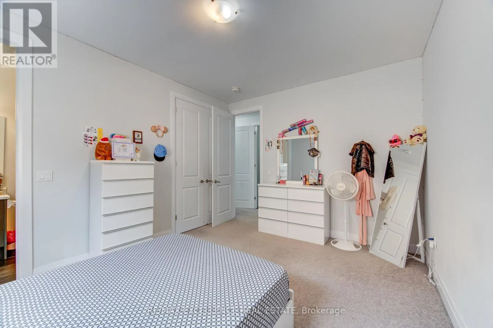 1080 EDINBURGH DRIVE