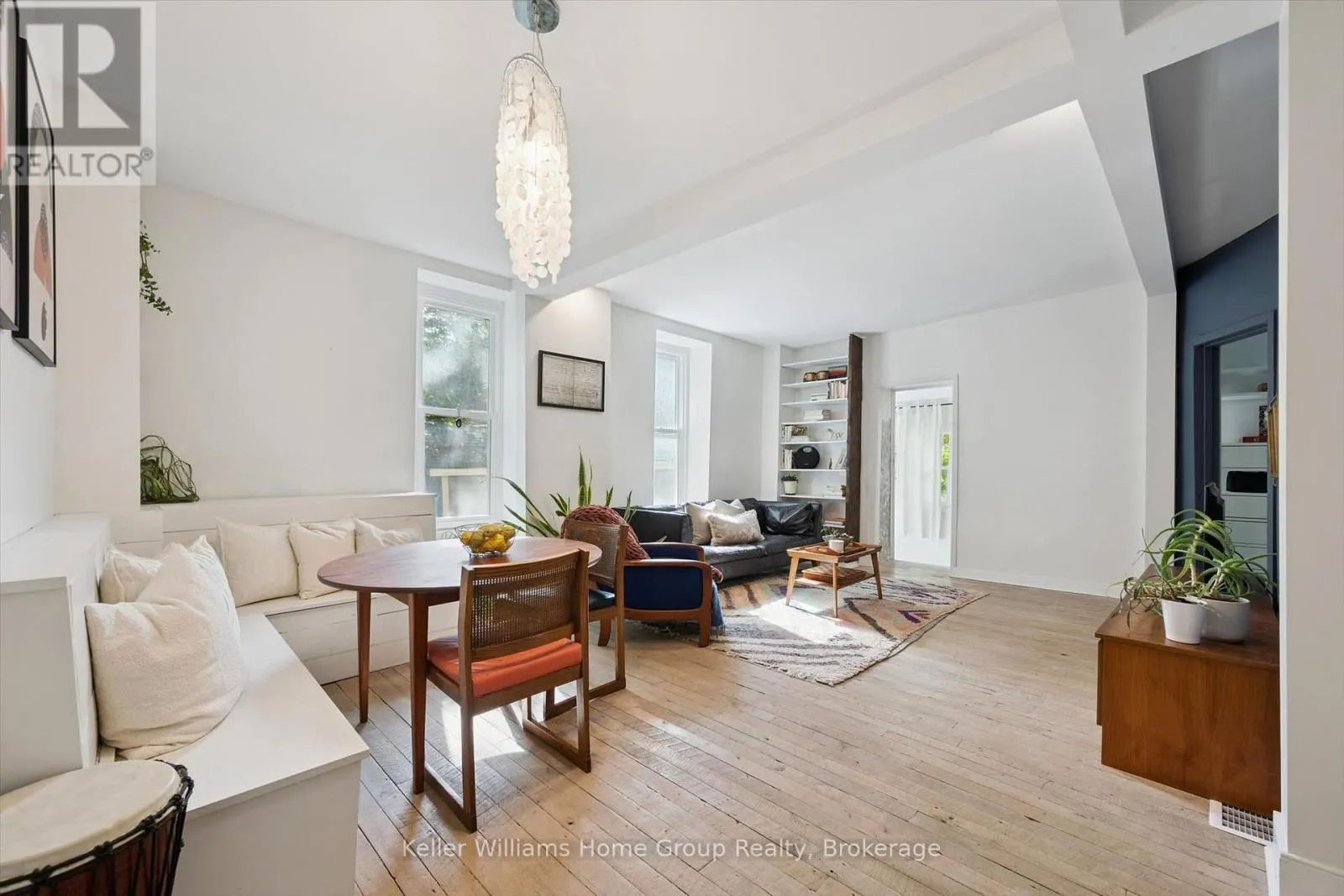 37 ARTHUR STREET N