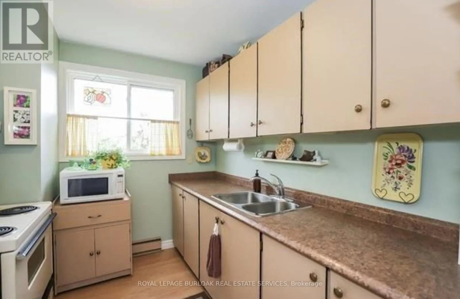 4 - 125 LIVINGSTON AVENUE