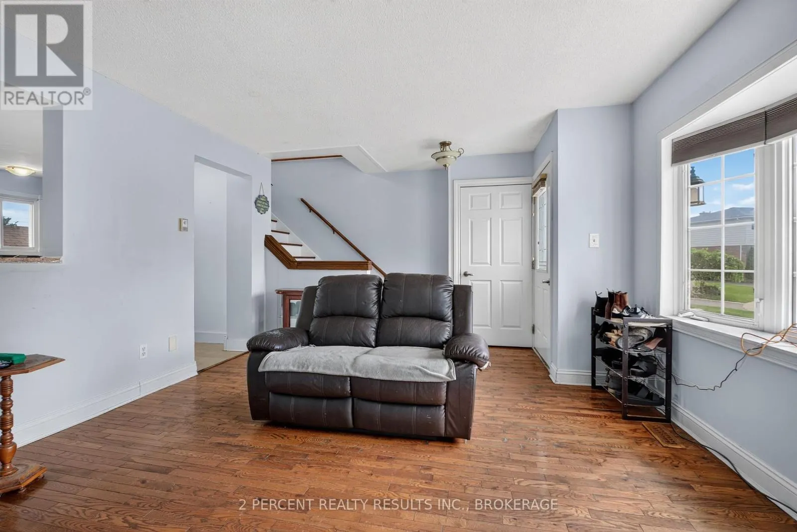 1046 PINEWOOD PLACE