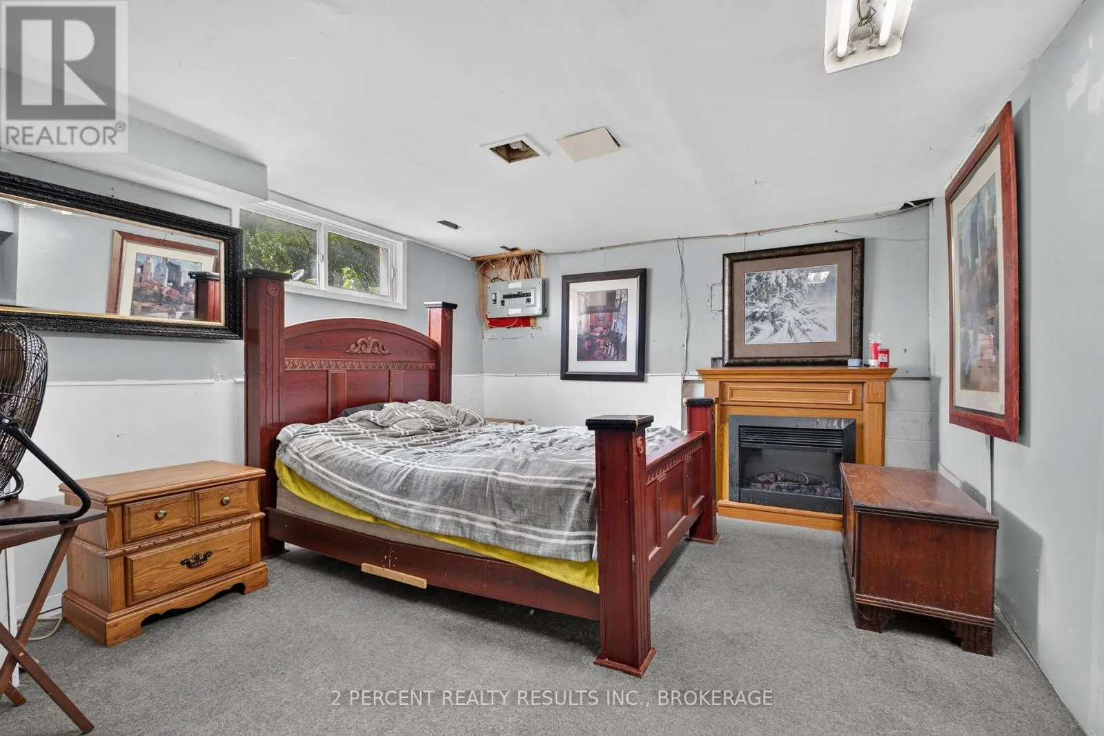1046 PINEWOOD PLACE