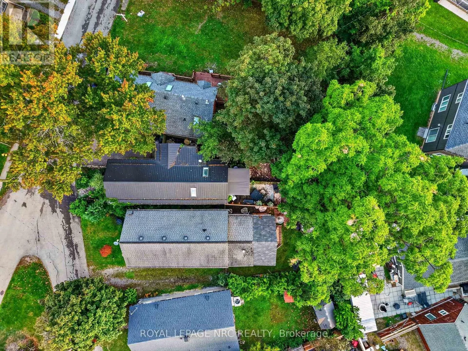 93 LINCOLN ROAD E