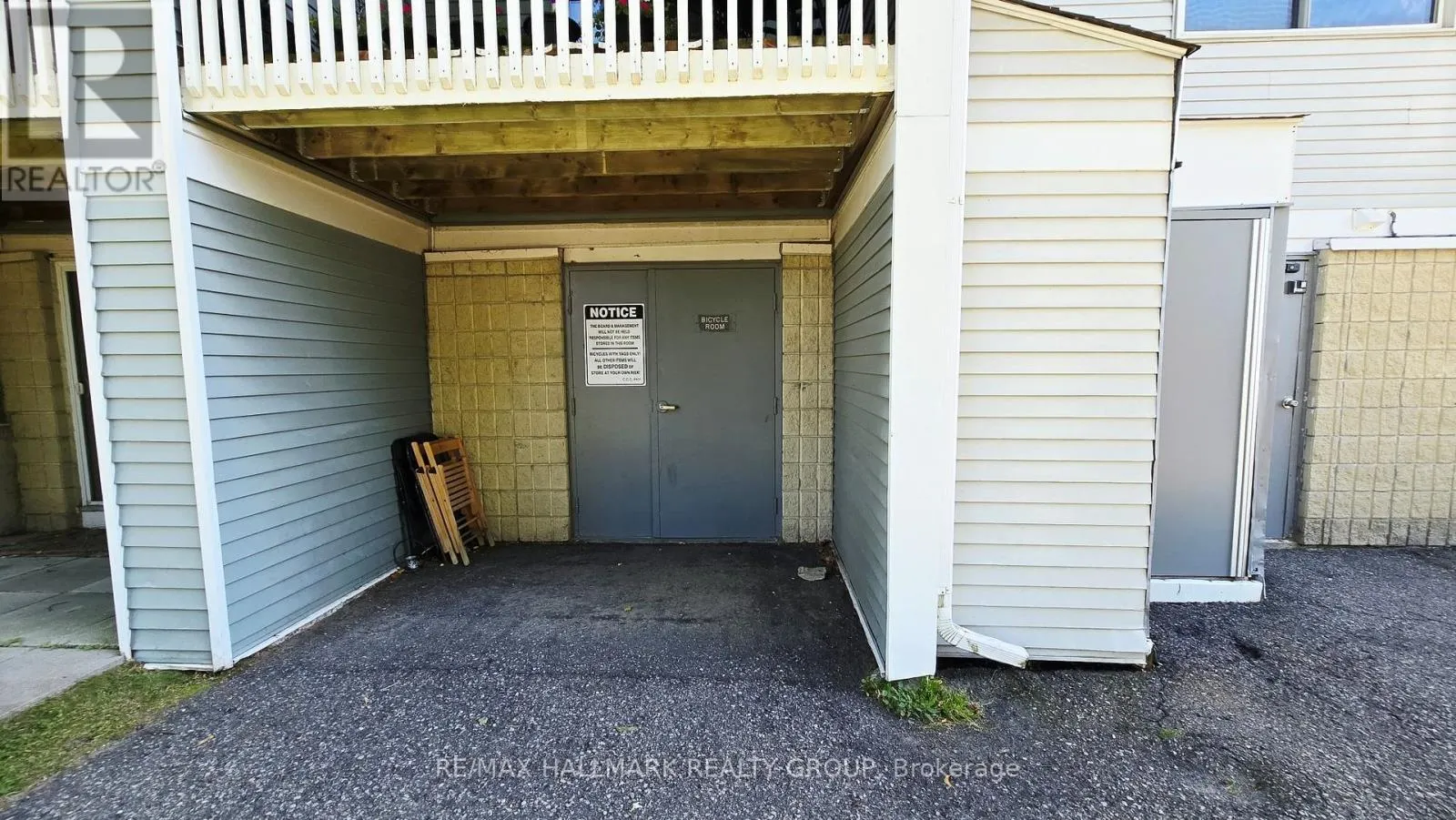 101 - 214 VIEWMOUNT DRIVE