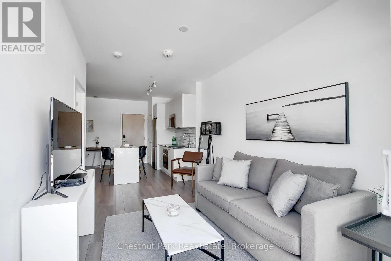 404 - 120 CARRICK TRAIL #404