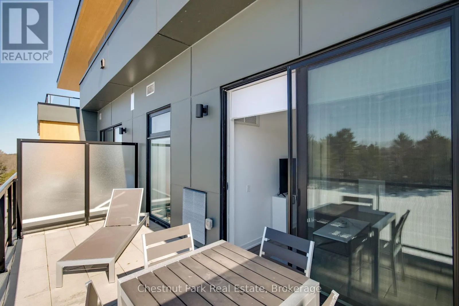 404 - 120 CARRICK TRAIL #404