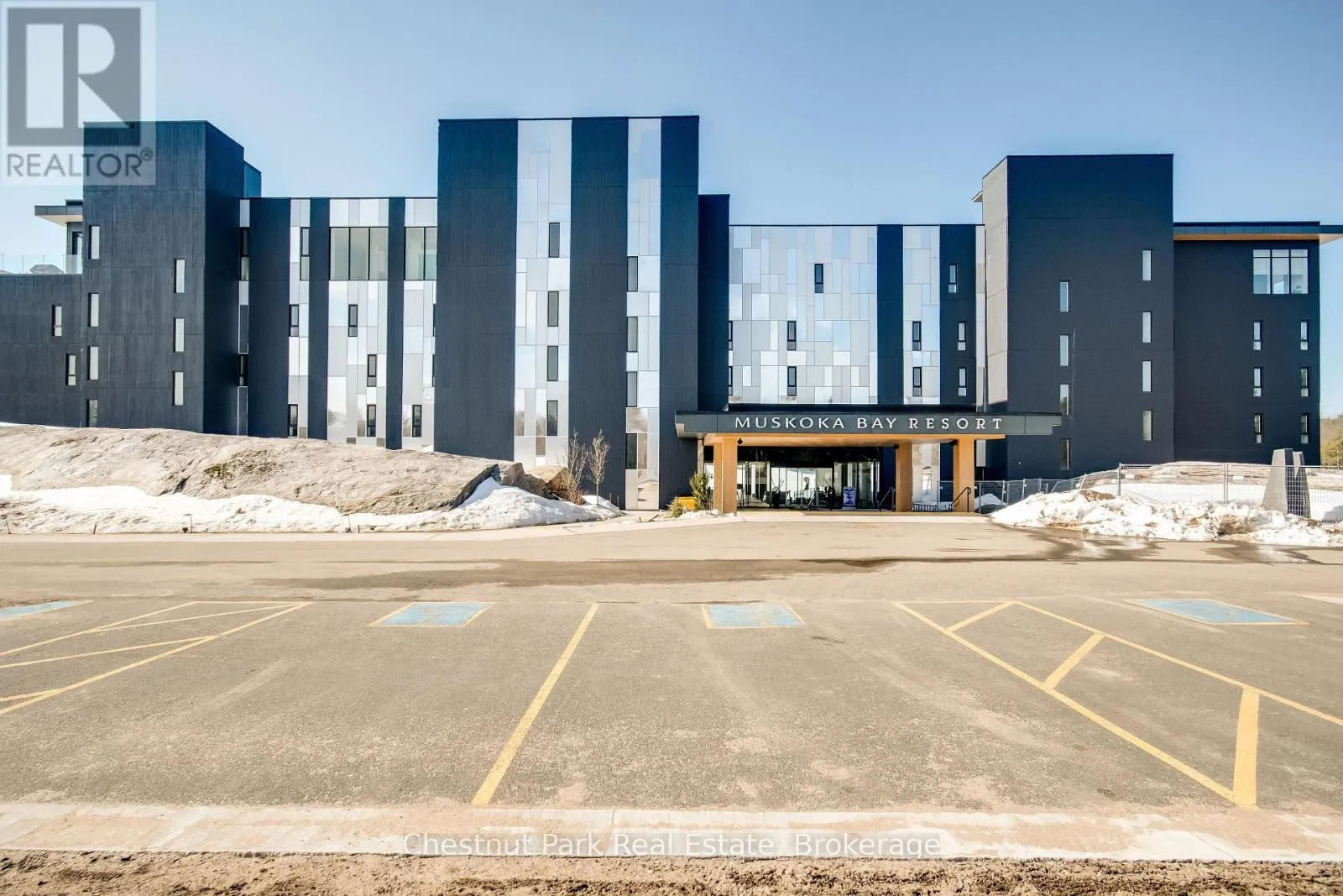 404 - 120 CARRICK TRAIL #404