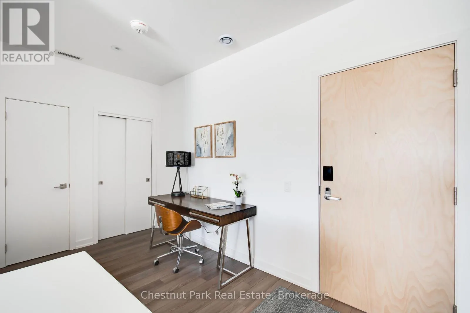 404 - 120 CARRICK TRAIL #404