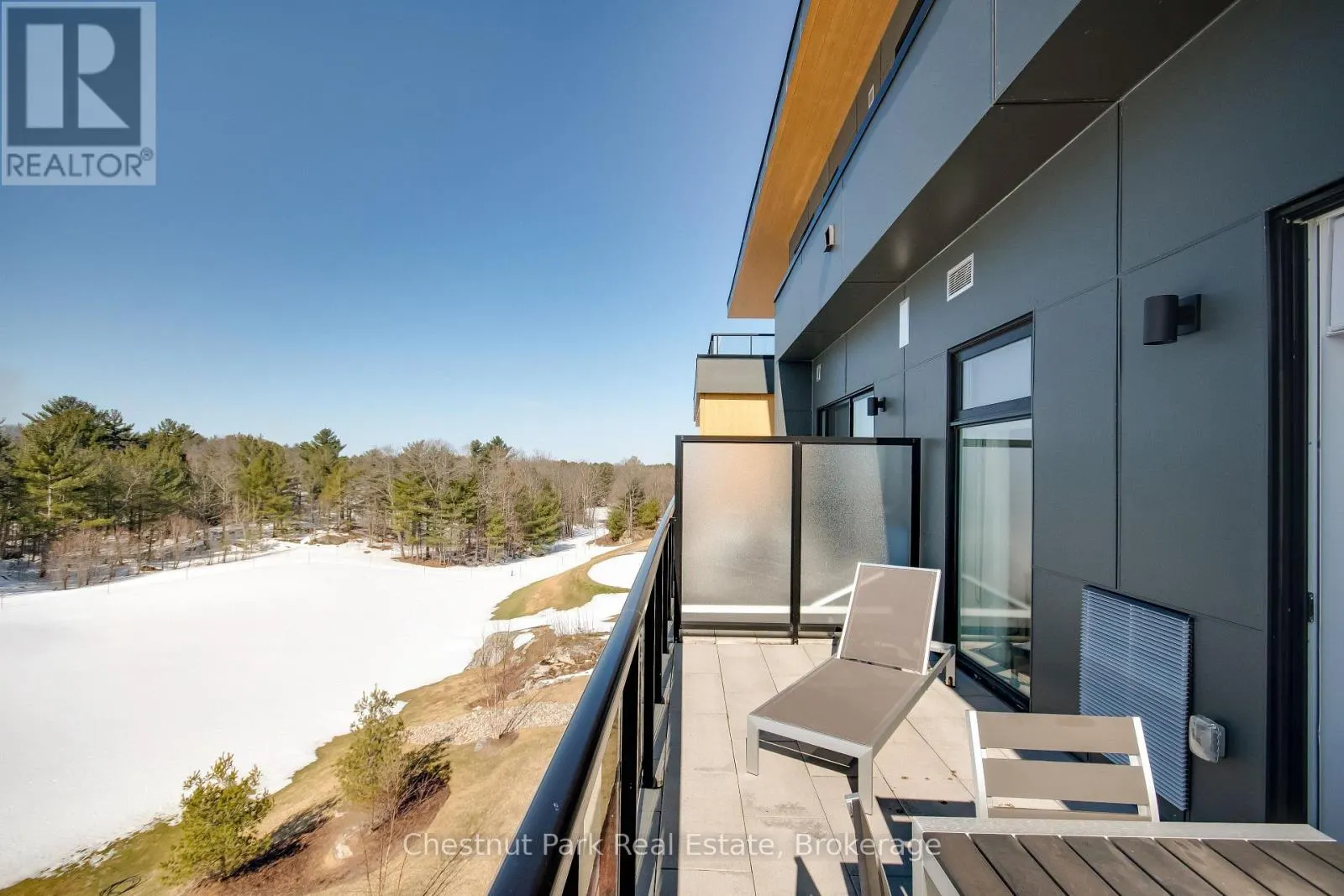 404 - 120 CARRICK TRAIL #404