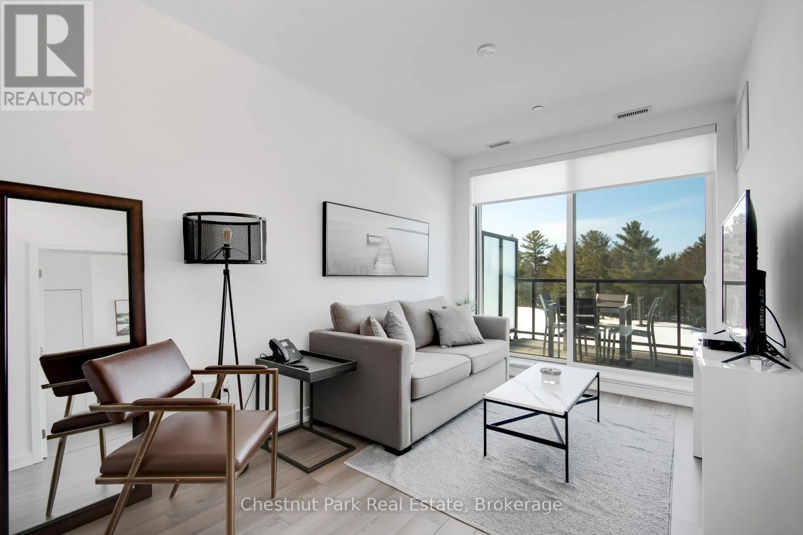 404 - 120 CARRICK TRAIL #404