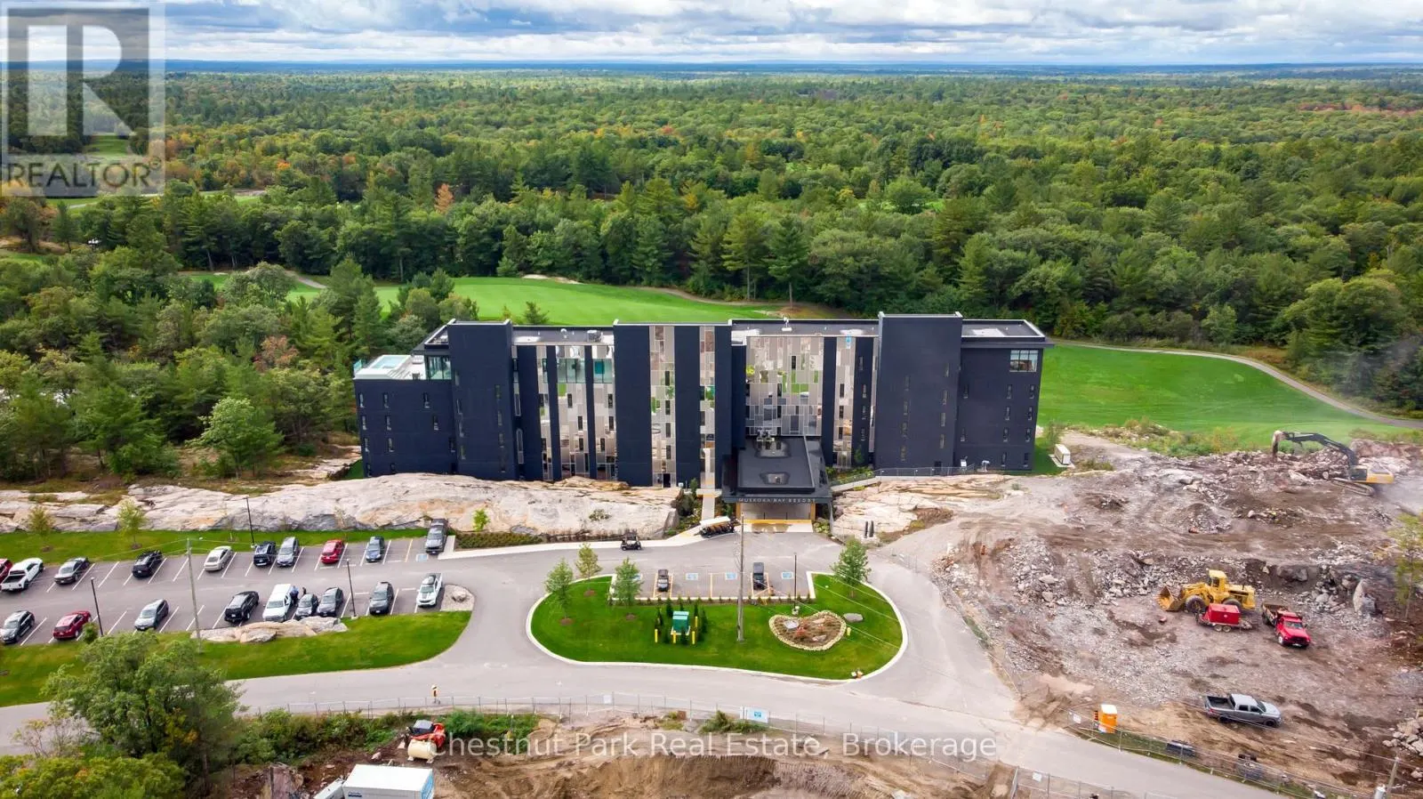 404 - 120 CARRICK TRAIL #404