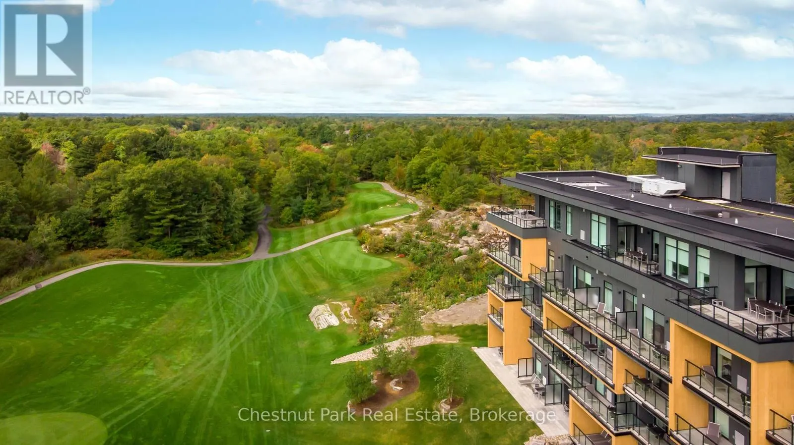 404 - 120 CARRICK TRAIL #404