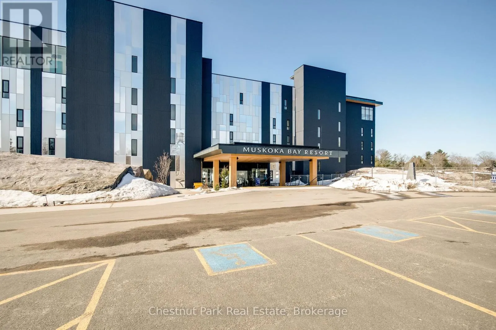 404 - 120 CARRICK TRAIL #404