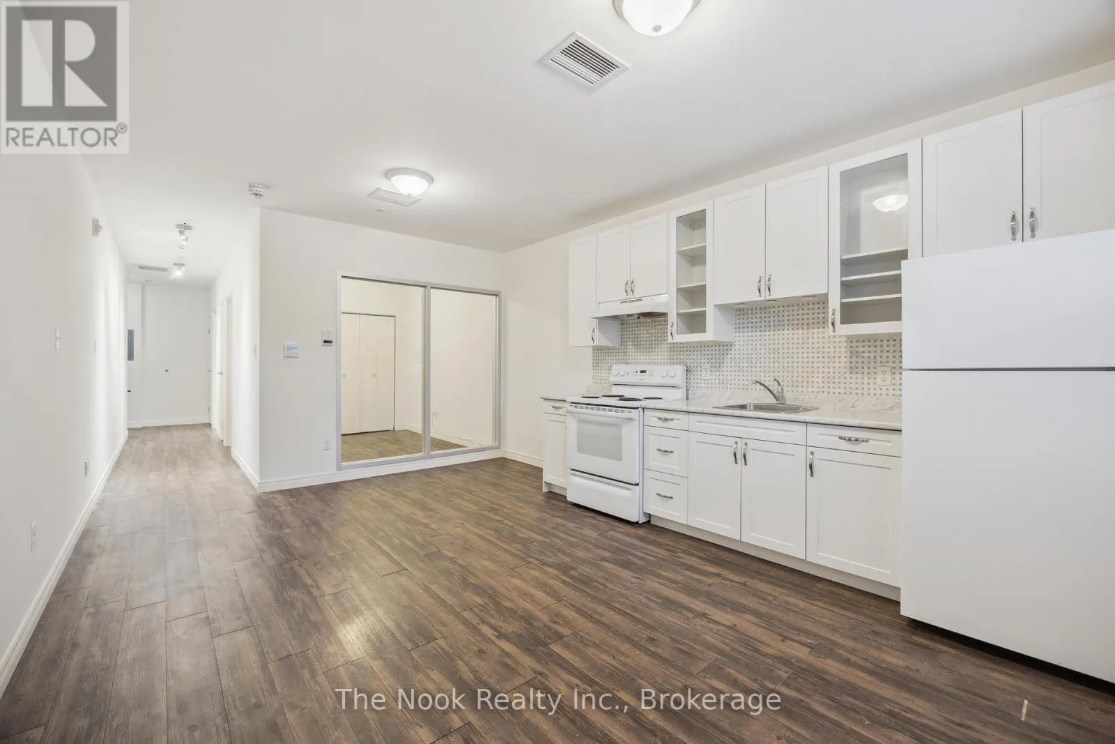 306 - 38 WALTON STREET #306