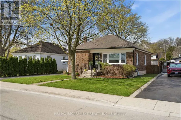 31 CAMERON AVENUE