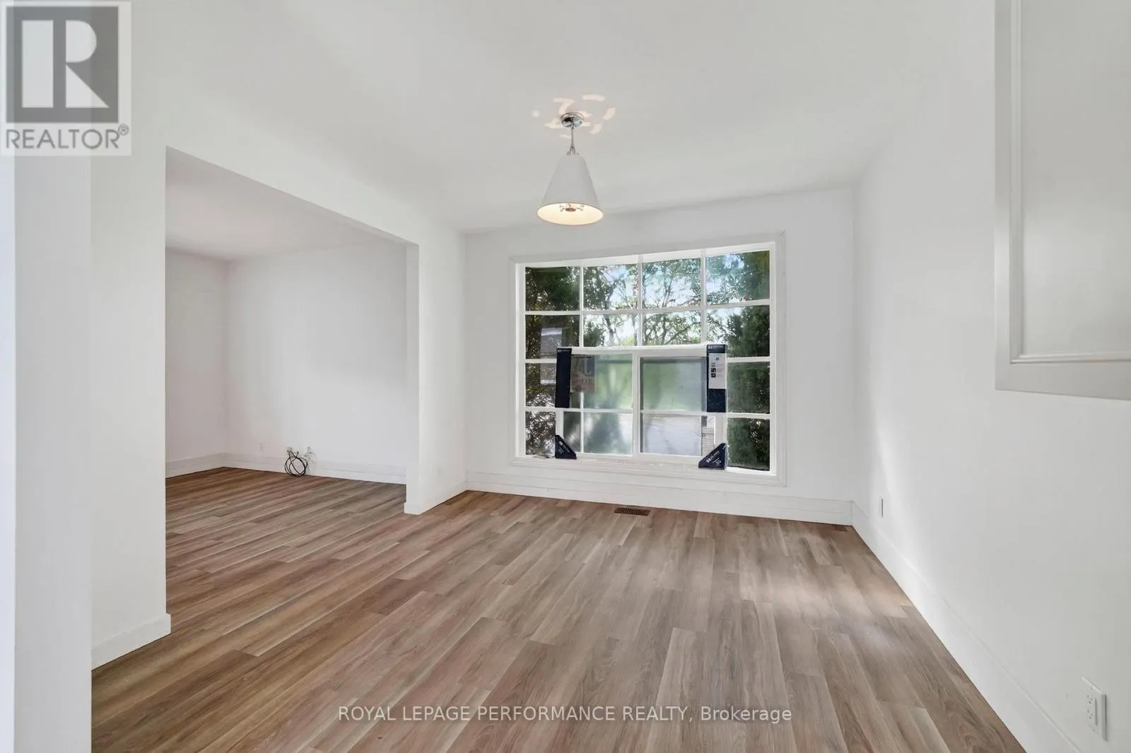139 EIGHTH STREET W