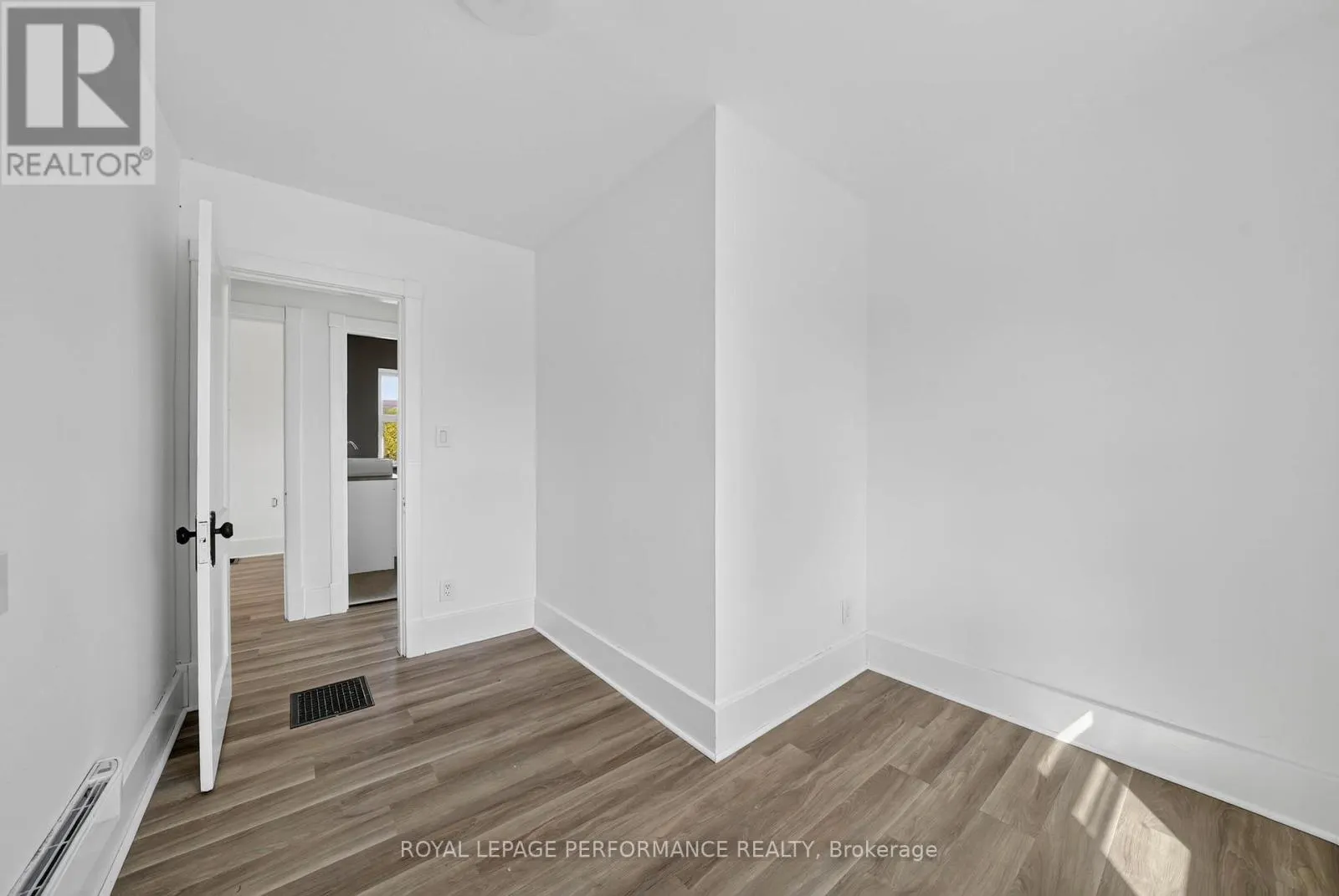 139 EIGHTH STREET W