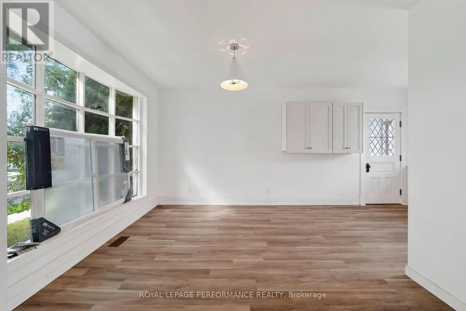 139 EIGHTH STREET W