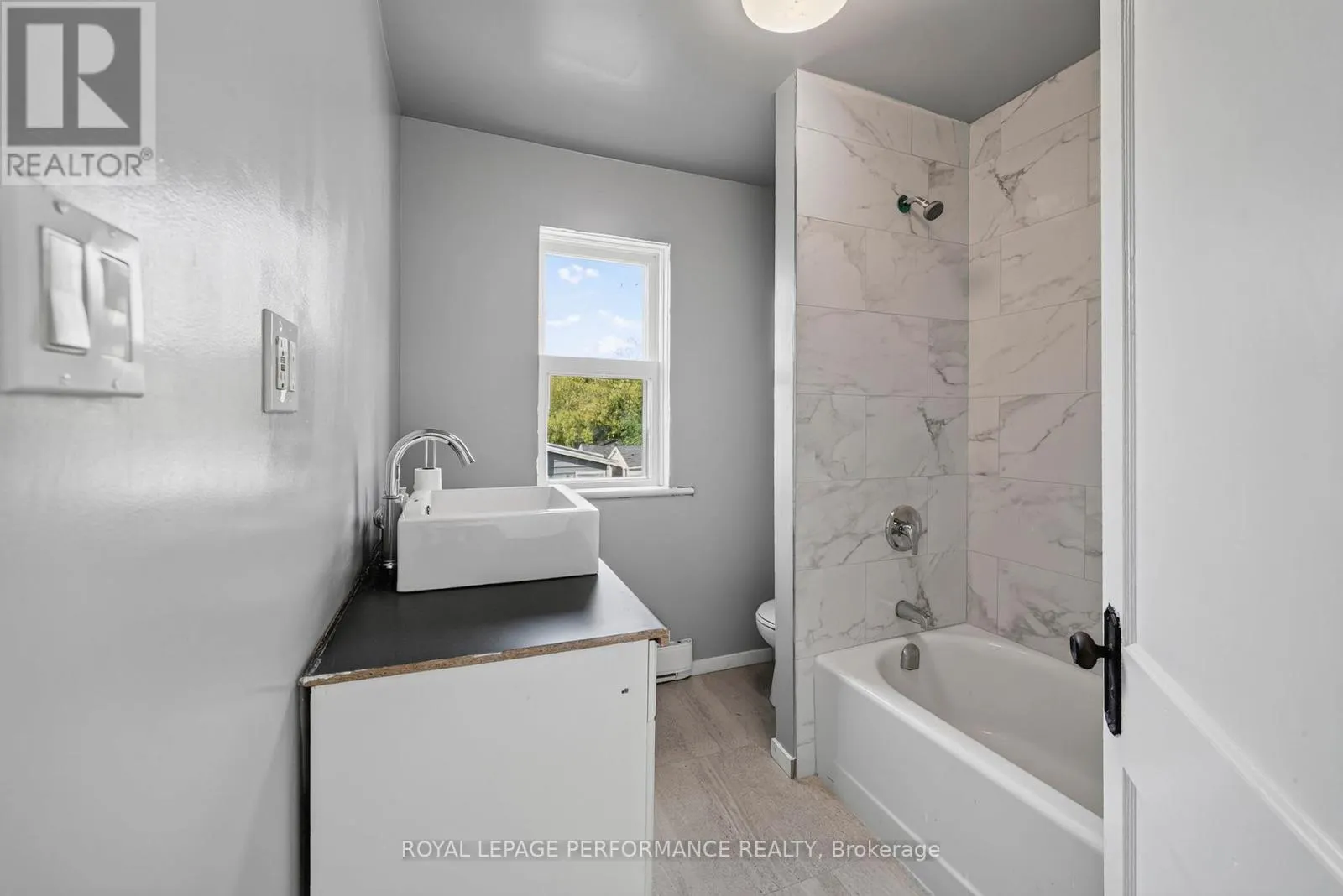 139 EIGHTH STREET W
