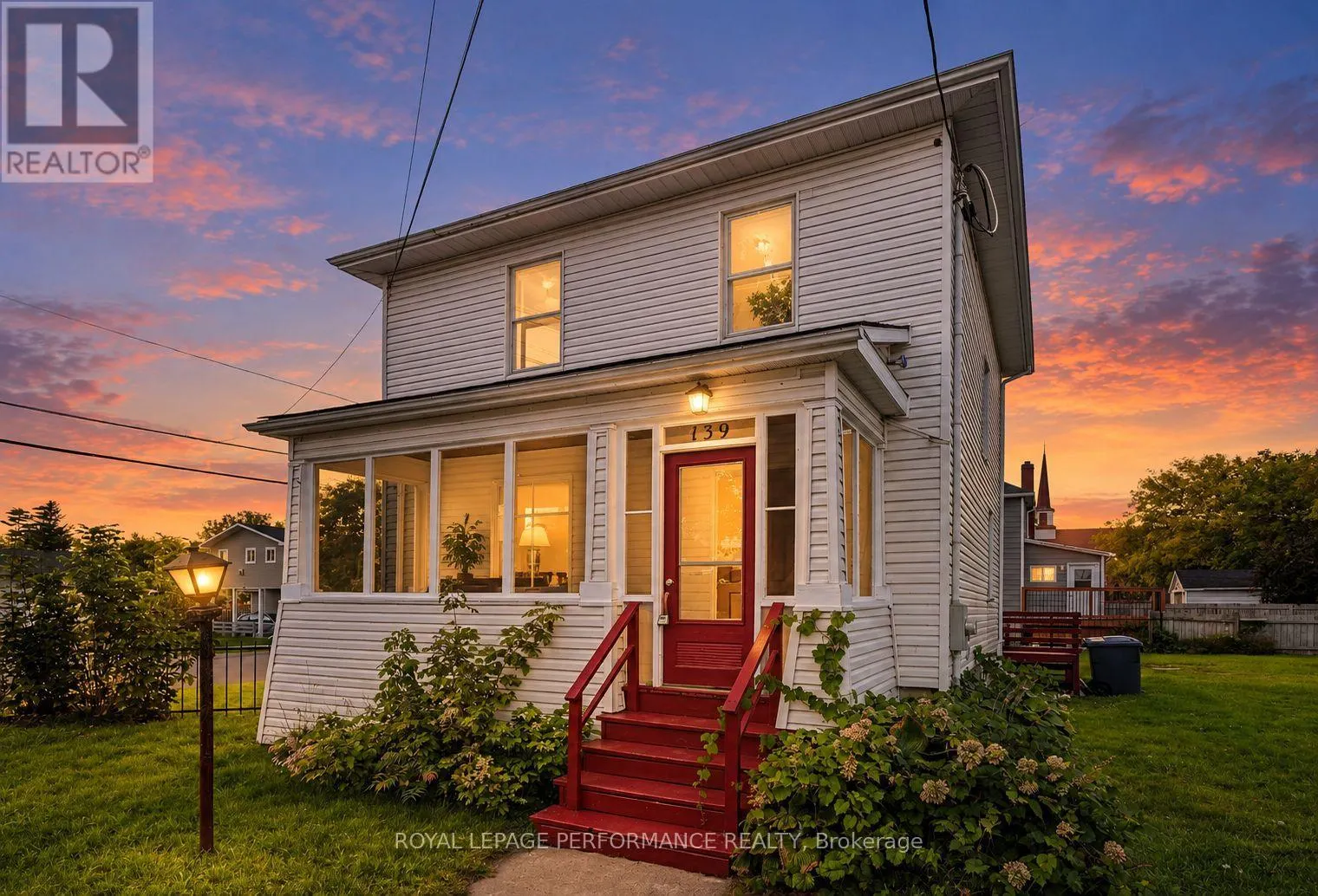 139 EIGHTH STREET W