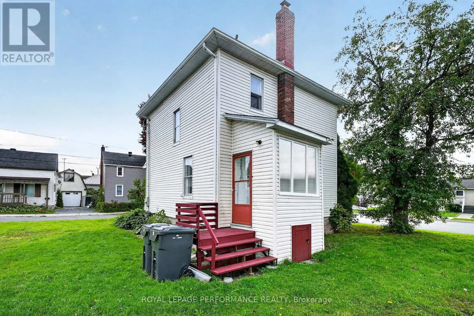 139 EIGHTH STREET W
