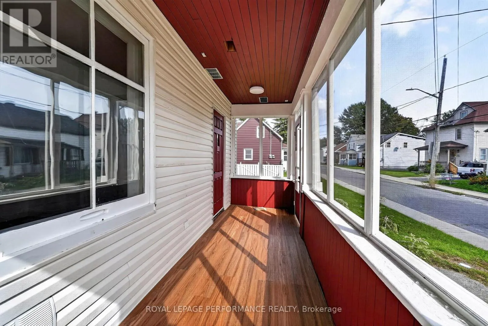 139 EIGHTH STREET W