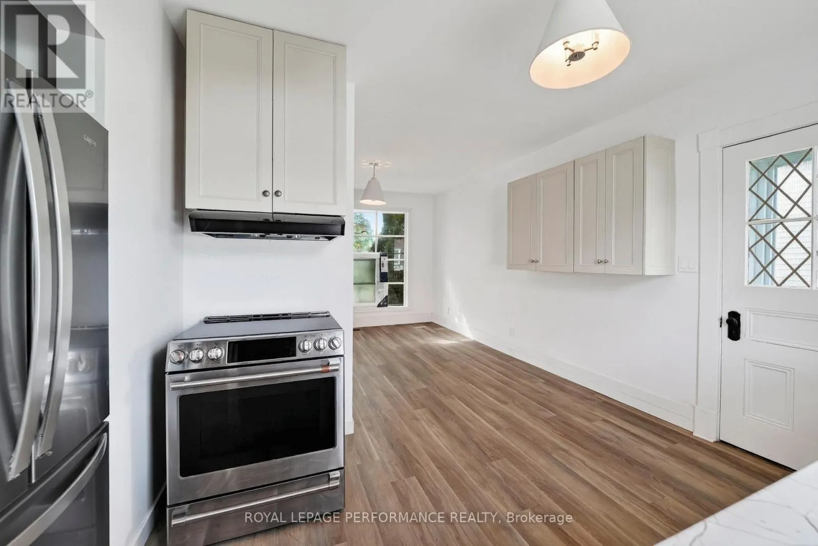 139 EIGHTH STREET W