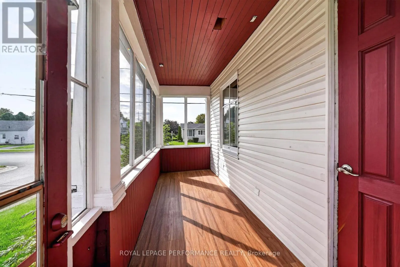139 EIGHTH STREET W