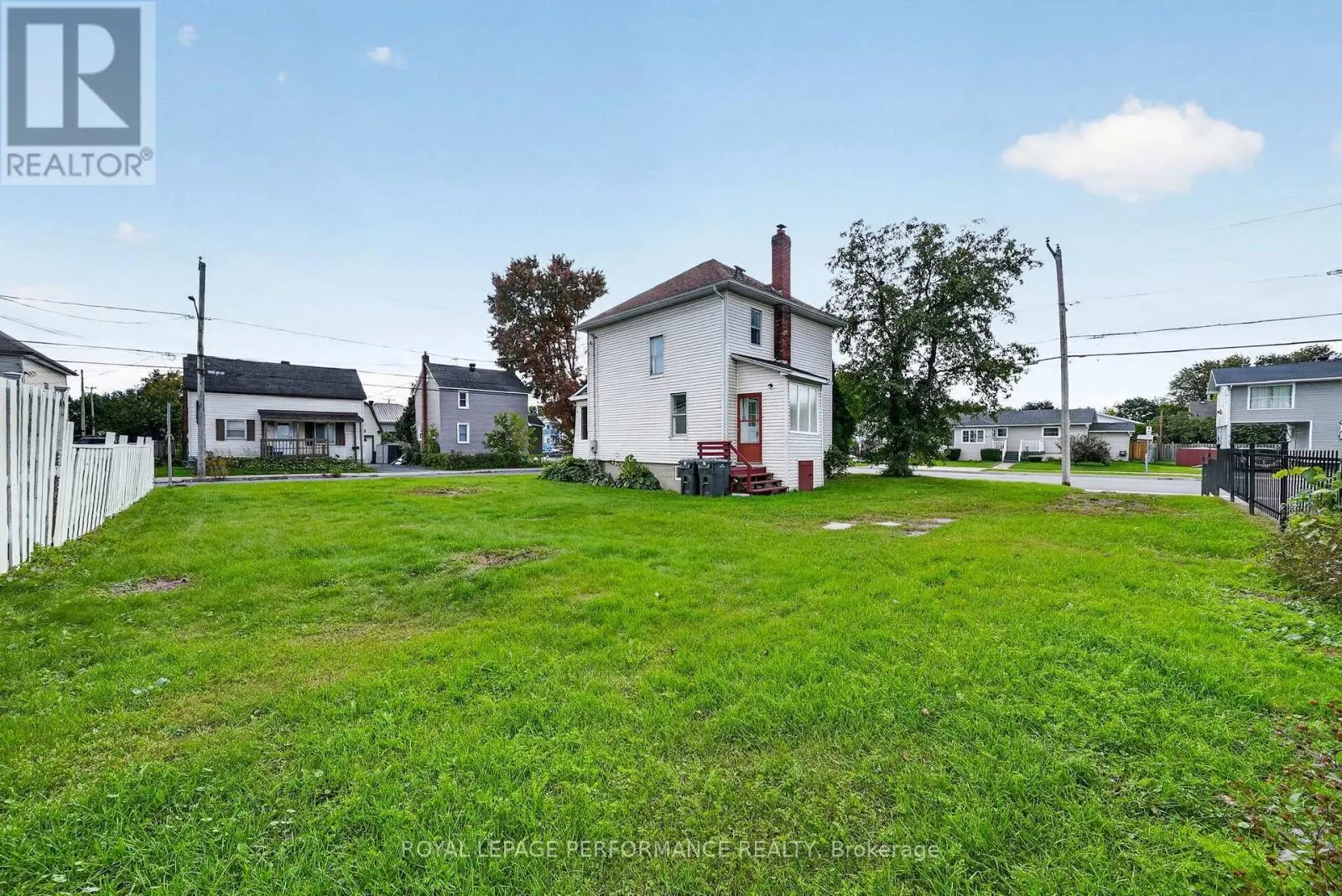139 EIGHTH STREET W