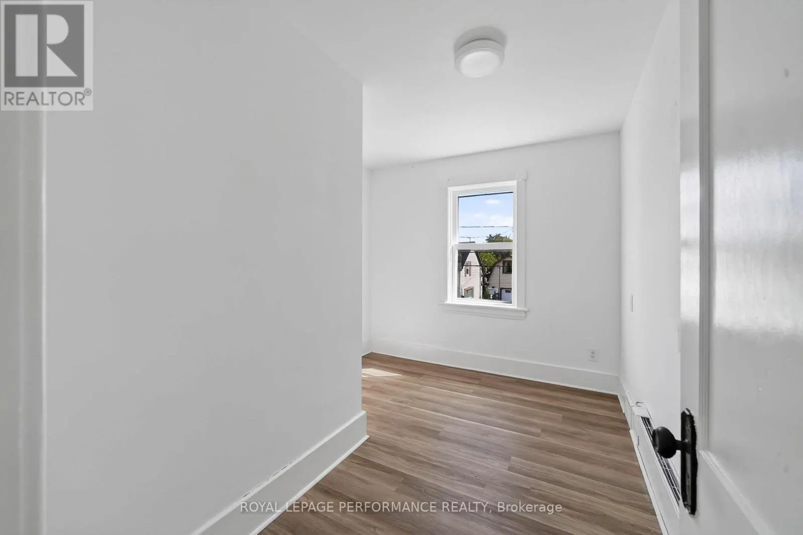 139 EIGHTH STREET W