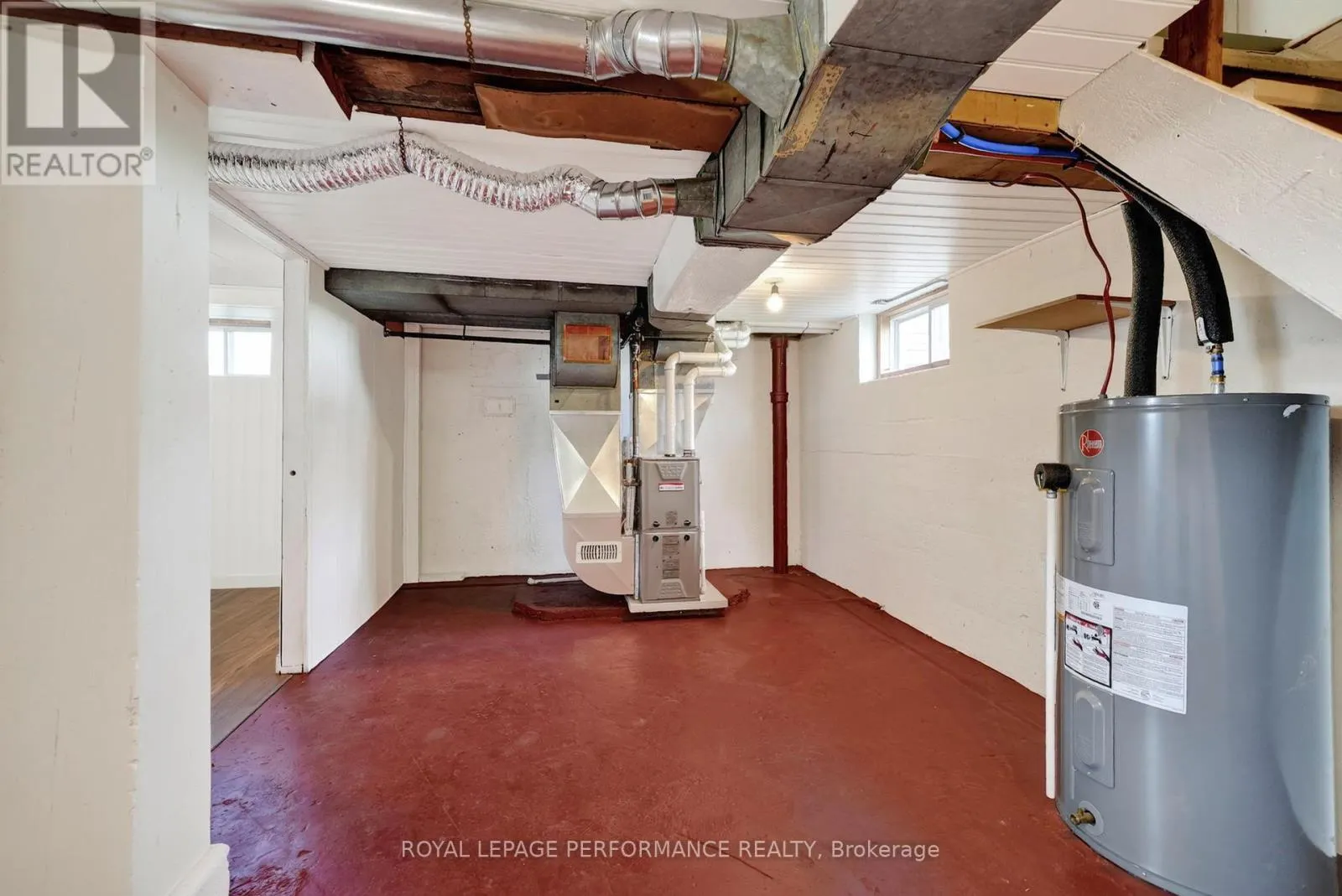 139 EIGHTH STREET W