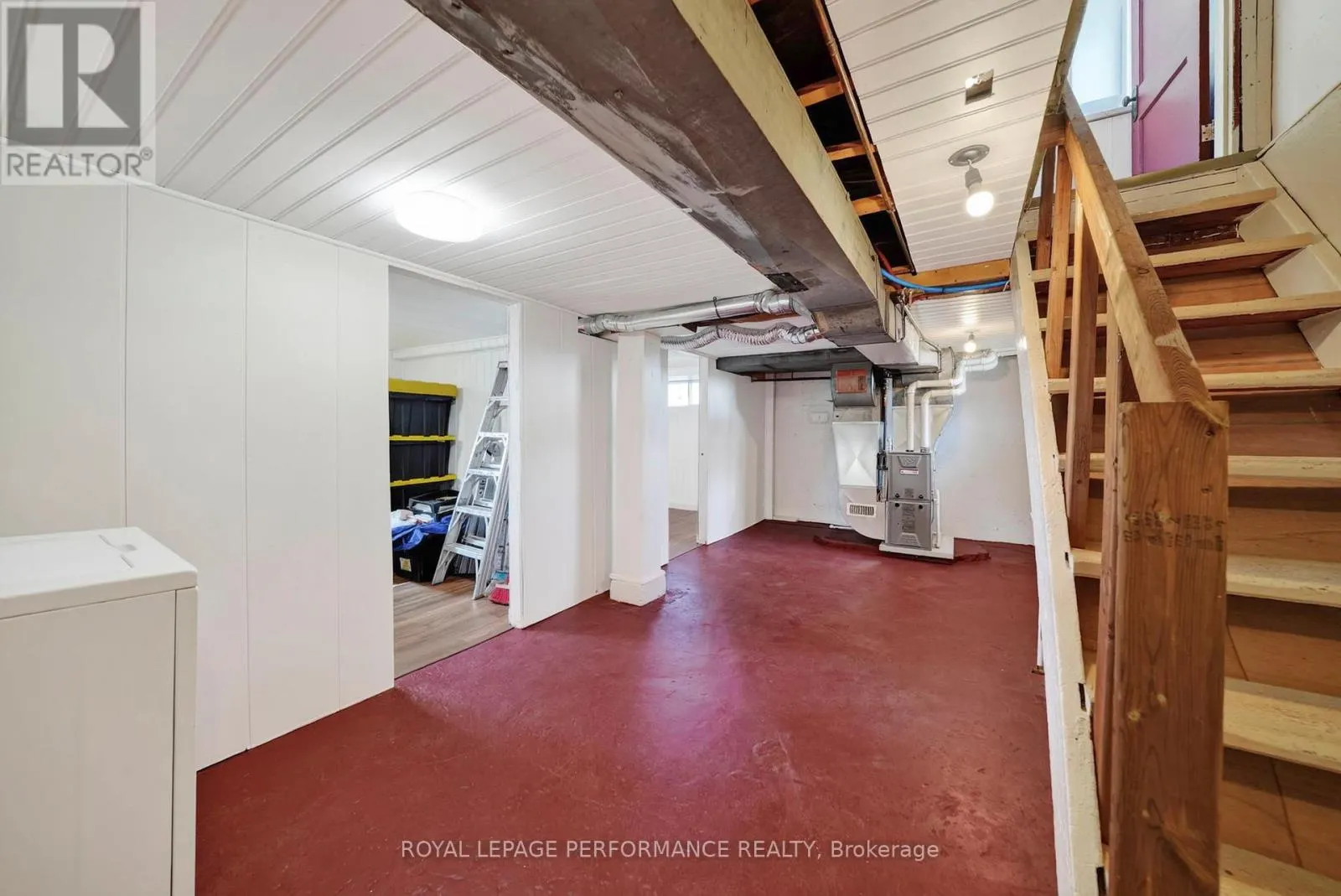 139 EIGHTH STREET W