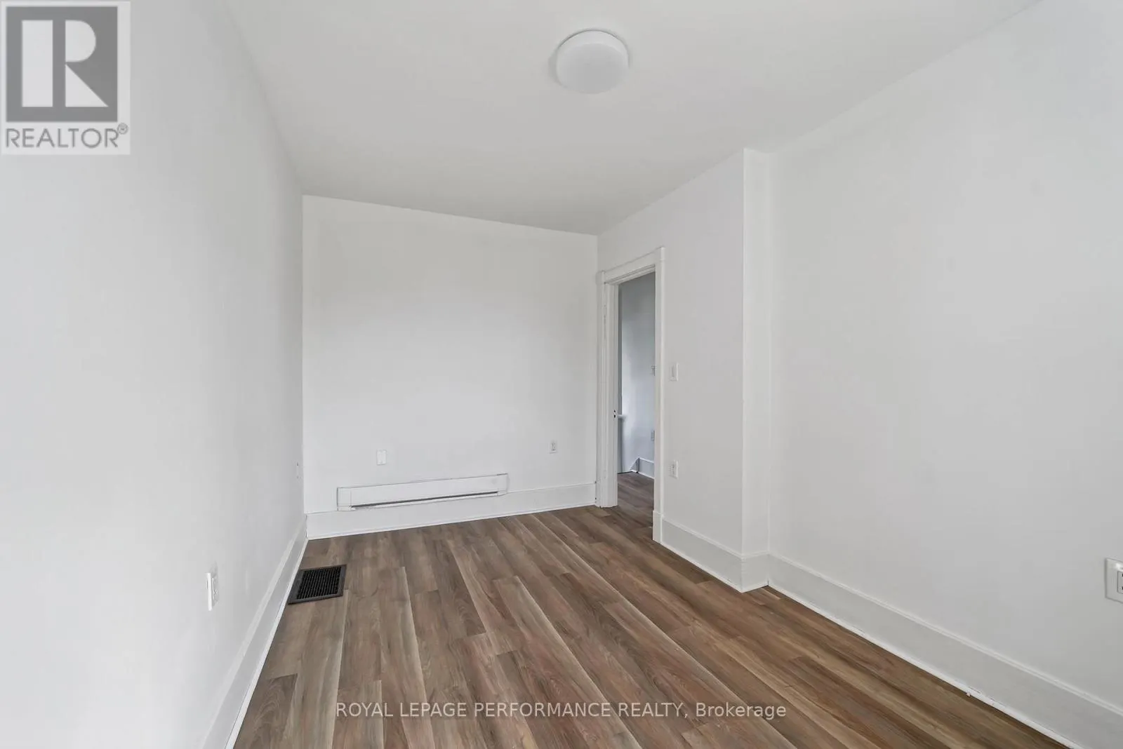 139 EIGHTH STREET W