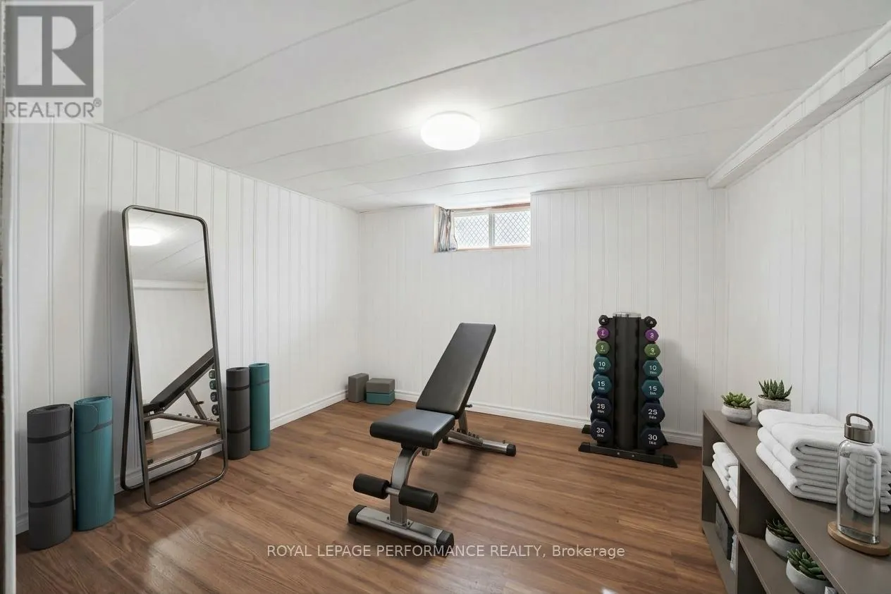 139 EIGHTH STREET W