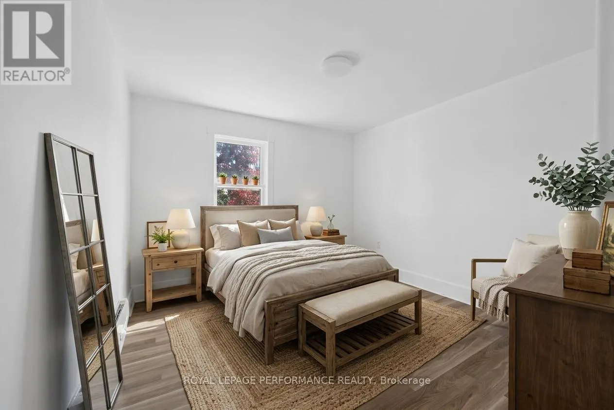 139 EIGHTH STREET W