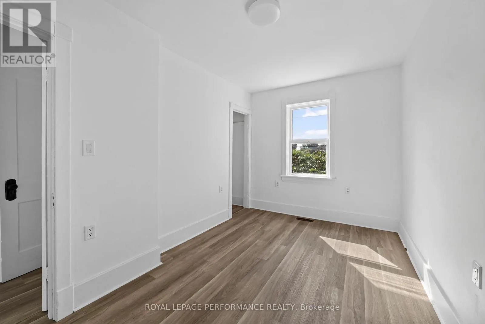139 EIGHTH STREET W