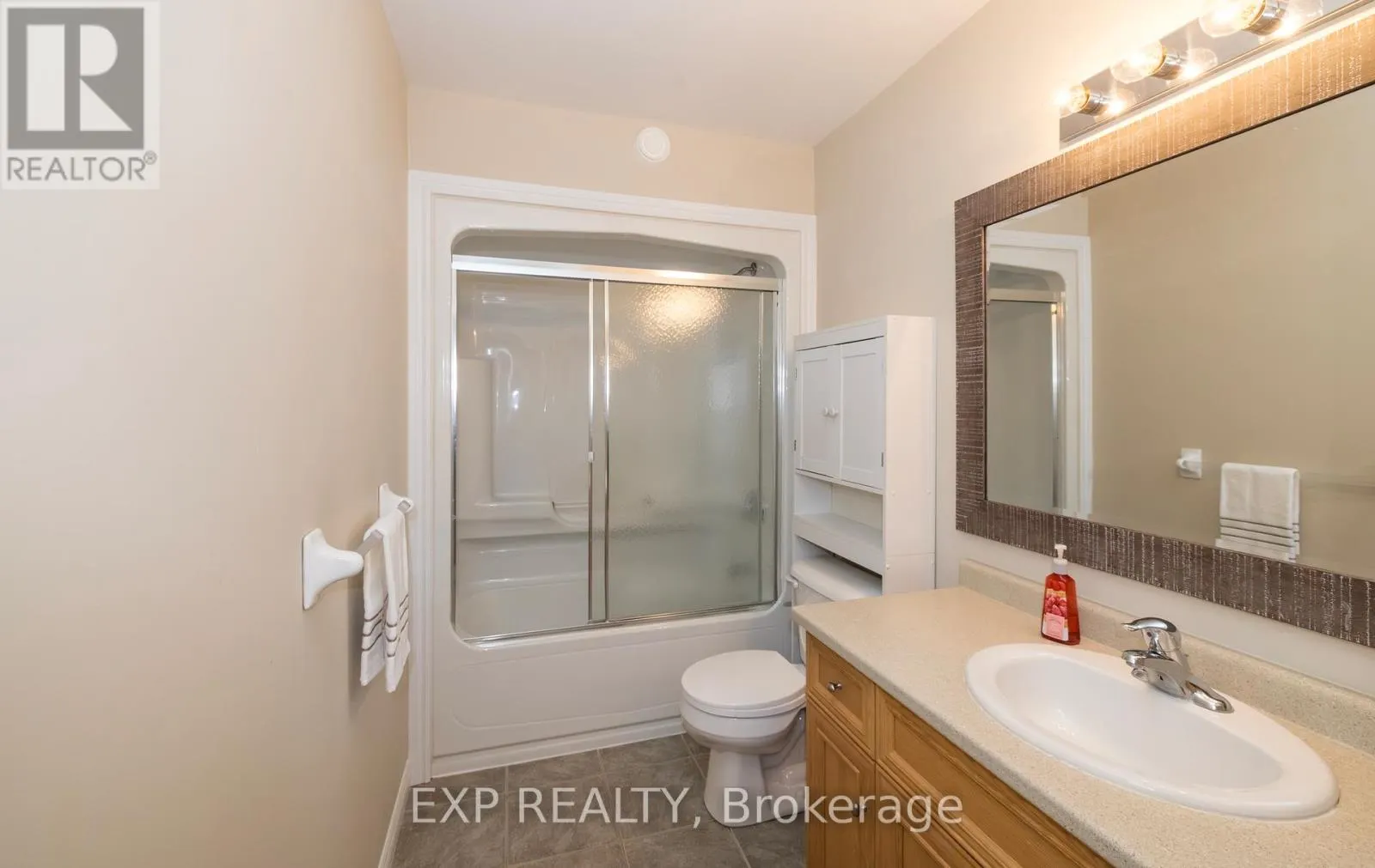 105 HAMPSON CRESCENT
