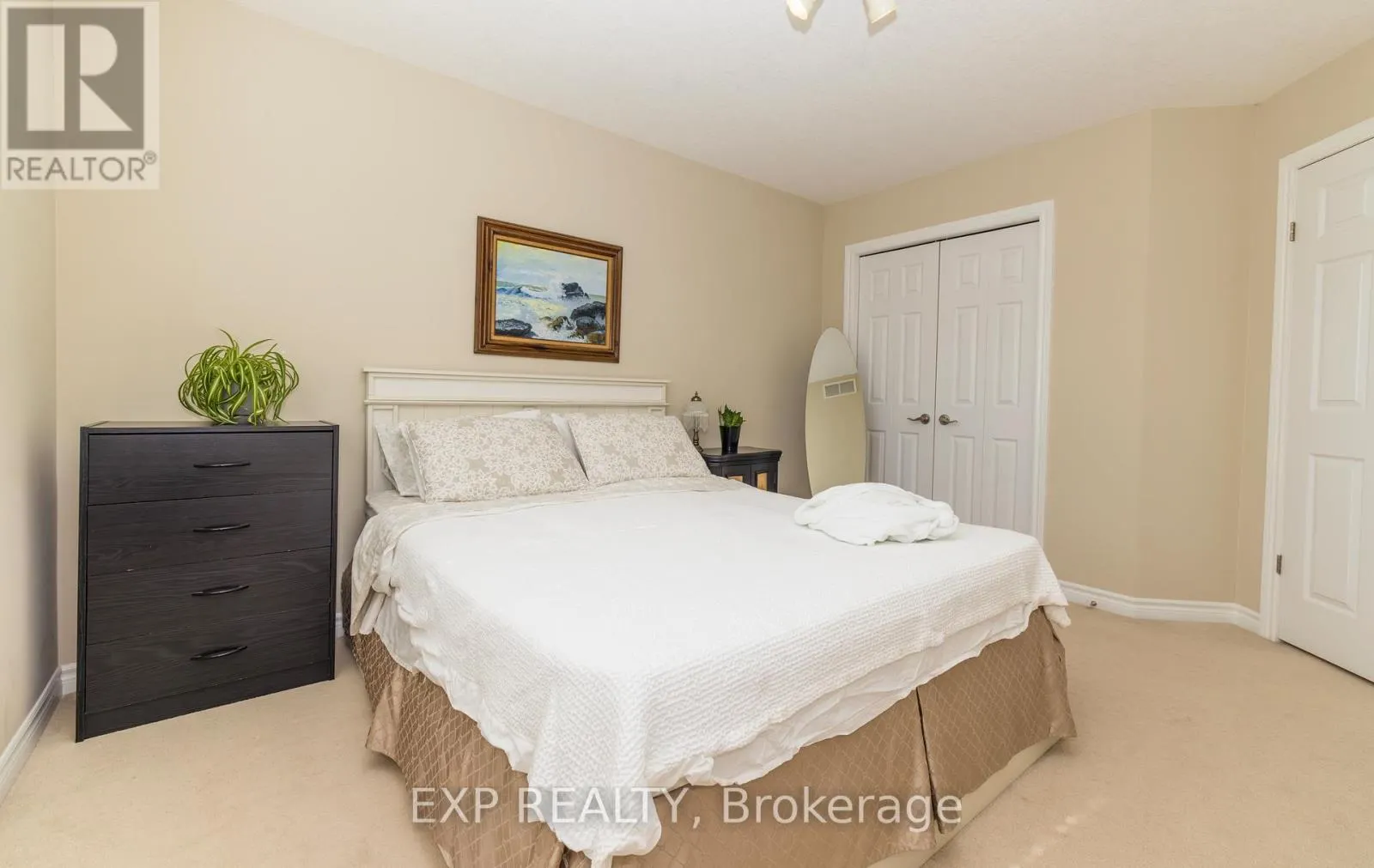 105 HAMPSON CRESCENT
