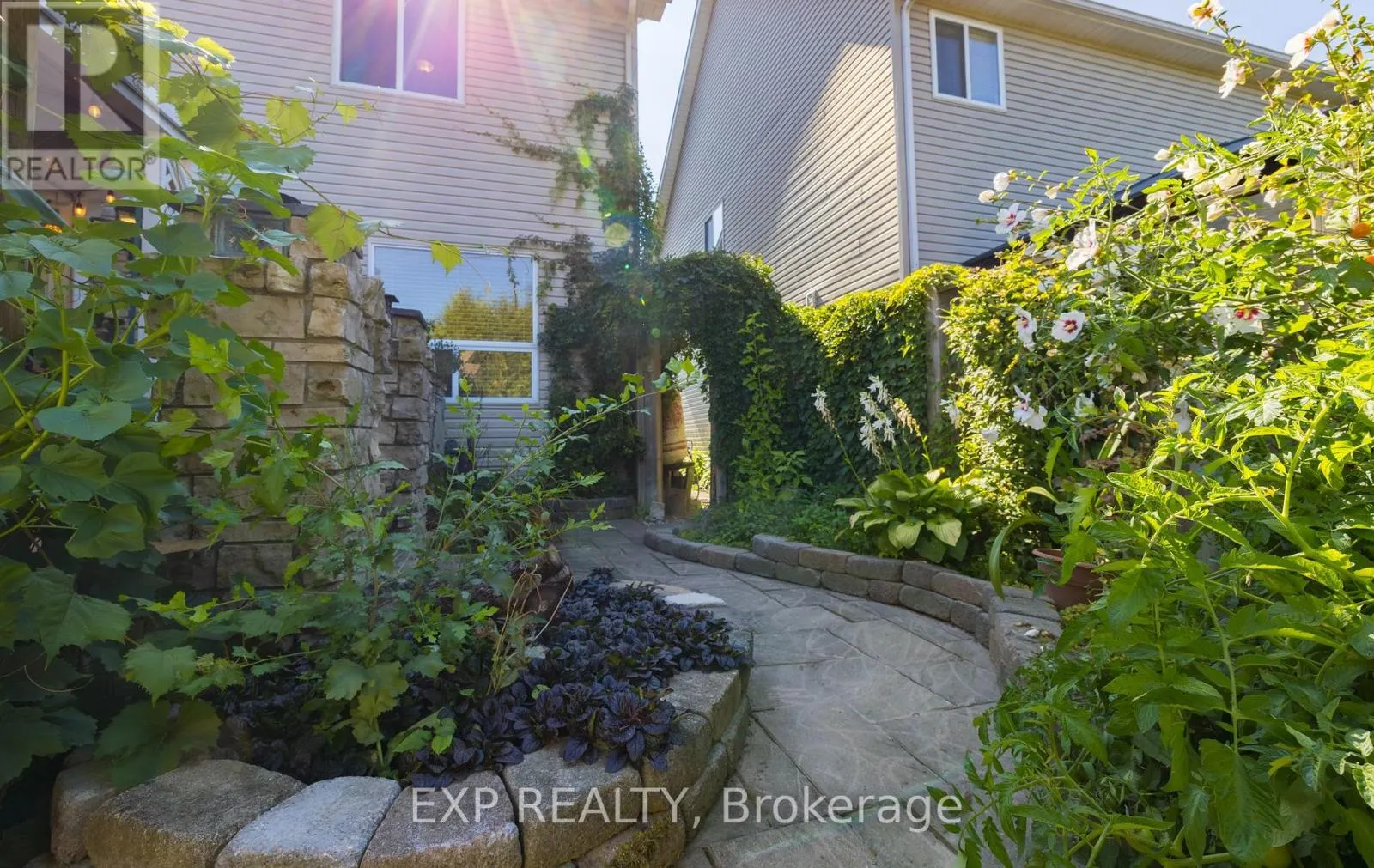 105 HAMPSON CRESCENT