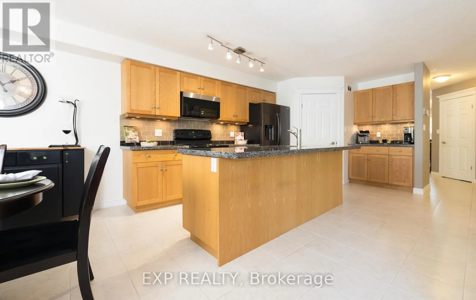 105 HAMPSON CRESCENT