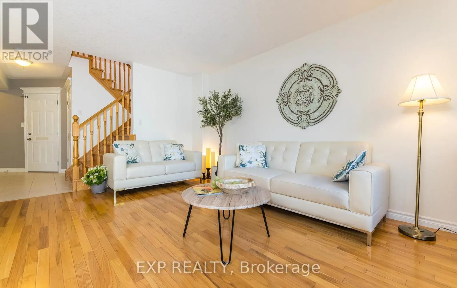 105 HAMPSON CRESCENT