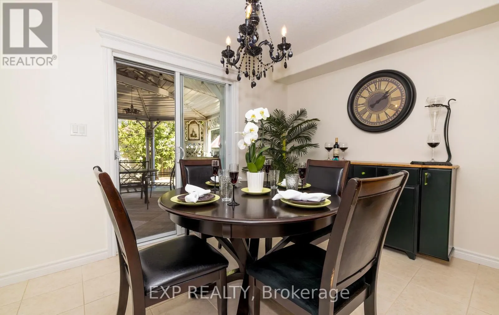105 HAMPSON CRESCENT