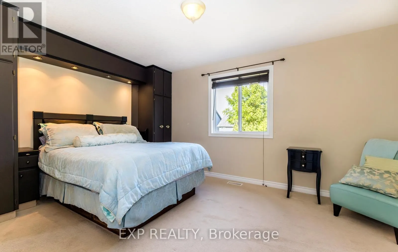105 HAMPSON CRESCENT