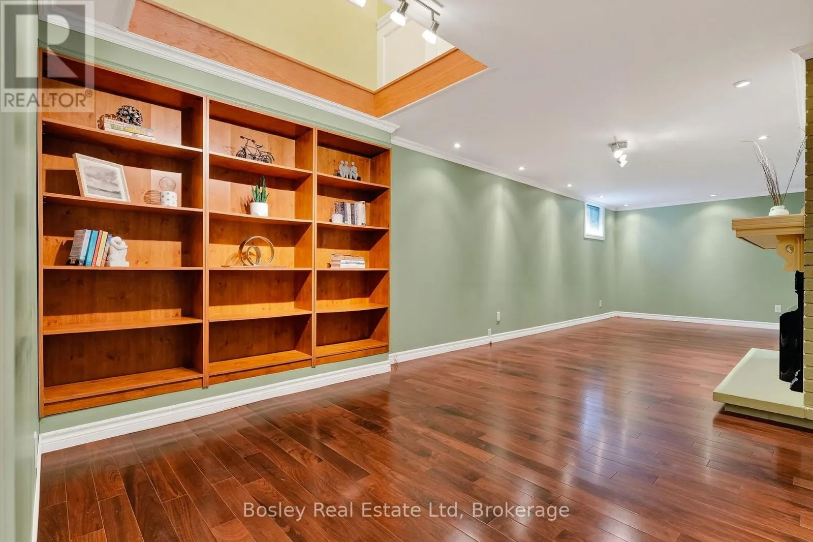 5 RALSTON DRIVE