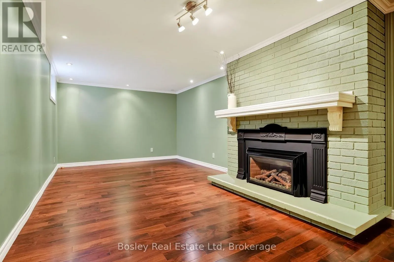 5 RALSTON DRIVE